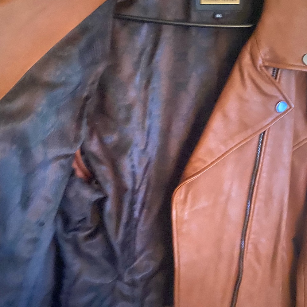 Leather jacket - Picture 8 of 11